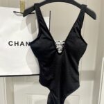 샤넬 격자무늬 진주장식 V넥 원피스 바캉스 수영복