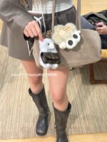 루이비통 고양이 인형 백참 에어팟 케이스 모노그램 가방장식 키링 - 이미지 2