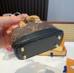 루이비통 미니 알마 파우치 몽그램/삼채 키링 이어폰케이스 가방장식 소품지갑 - 이미지 6