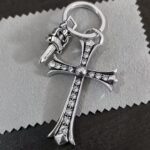 크롬하츠 스톤 크로스 귀걸이 - 이미지 2