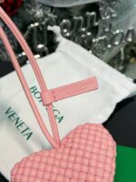 보테가 스타일 수공 짜기 하트 최상층소가죽 장식 단색 하트 가방 키링 - 이미지 12
