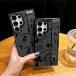 크롬하츠 십자가 손목끈 MagSafe 자석 폰케이스 빈티지 데님 가죽 충격방지 갤럭시 커버