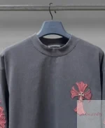 크롬하츠 중량 380g 십자가 가죽태그 컬러매치 자수 긴팔 티셔츠 - 이미지 4