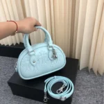 크롬하츠 벚꽃핑크 십자 패턴 미니 볼링백 천연소가죽 핸드 숄더 크로스백 - 이미지 4